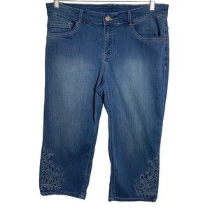 Davina Women's Size 12 Medium Wash 5 Pocket Embroidered Denim Capri Jeans